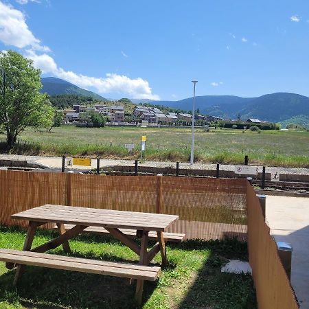 Loft Mansarde Du Train Jaune Avec Vue Sur Les Montagnes Saillagouse Kültér fotó