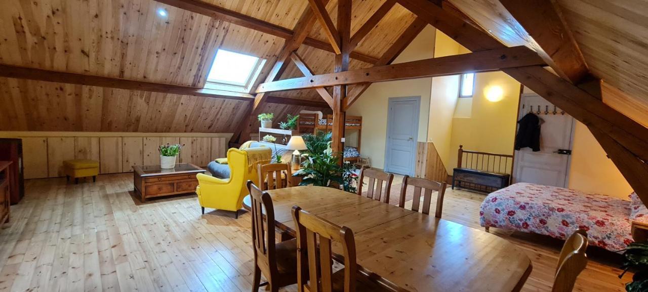 Loft Mansarde Du Train Jaune Avec Vue Sur Les Montagnes Saillagouse Kültér fotó